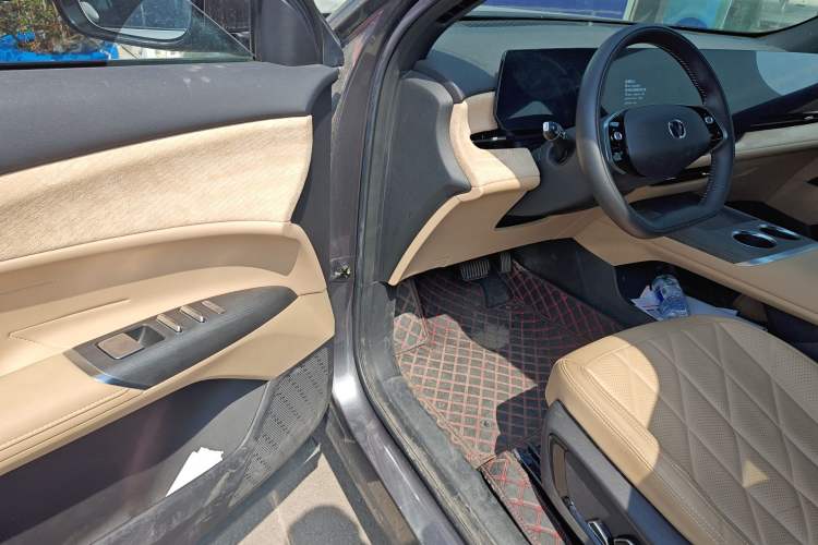 Used CHANGAN CS75 PLUS 2025 4th Generation 1.5T New Blue Whale Smart Luxury Edition Driver Seat