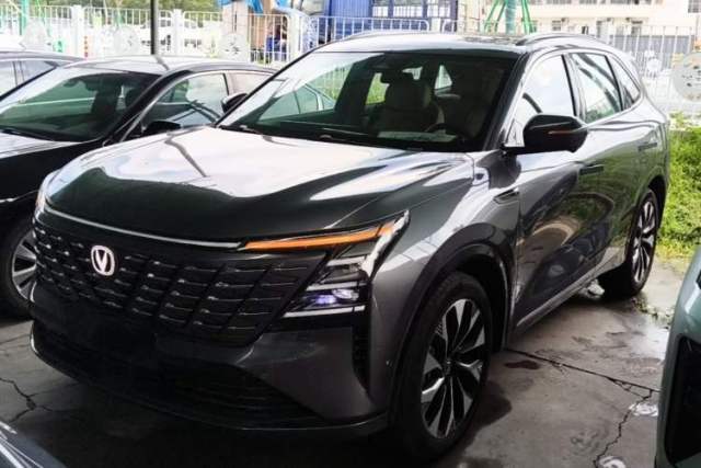 Used CHANGAN CS75 PLUS 2025 4th Generation UItra 2.0T New Blue Whale Smart Intelligent Powertrain Version