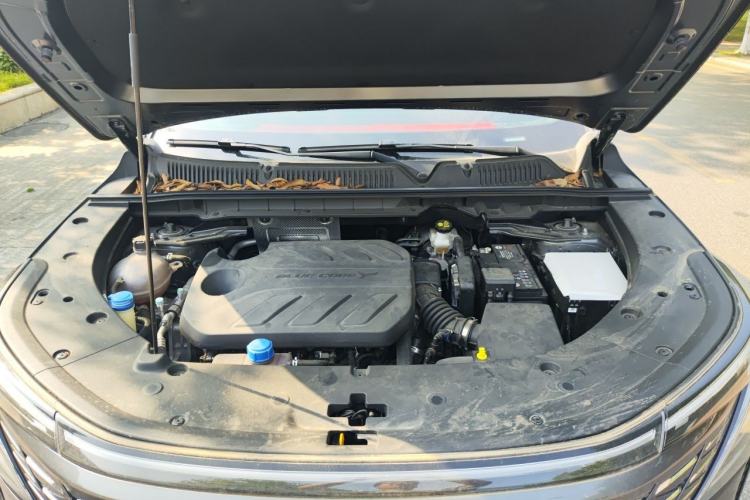 Used CHANGAN CS75 PLUS 2025 4th Generation 1.5T New Blue Whale Smart Luxury Edition Engine Bay
