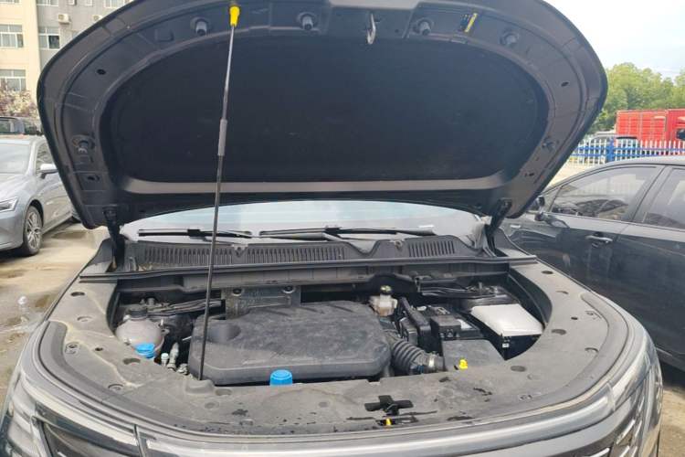 Used CHANGAN CS75 PLUS 2025 4th Generation 1.5T New Blue Whale Smart Luxury Edition Engine Bay