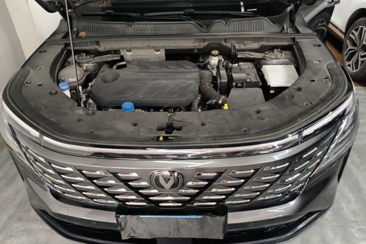 Used CHANGAN CS75 PLUS 2025 4th Generation 1.5T New Blue Whale Smart Flagship Version Engine Bay