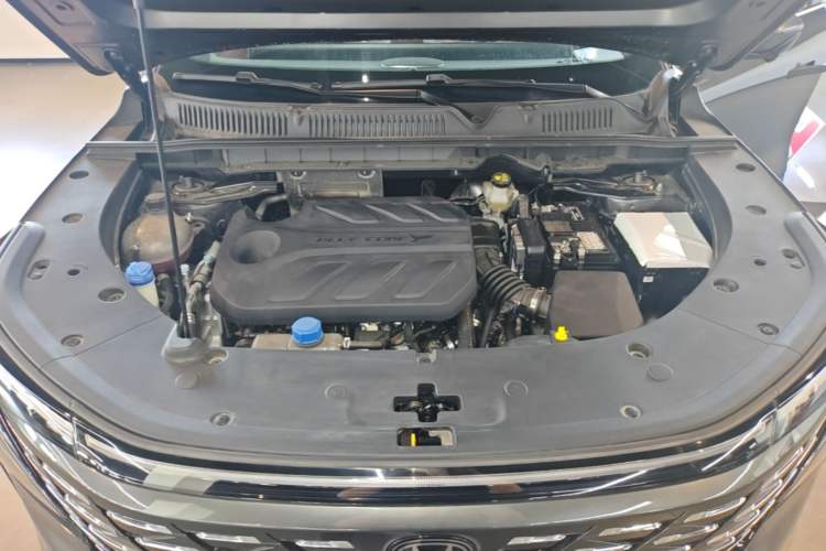 Used CHANGAN CS75 PLUS 2025 4th Generation 1.5T New Blue Whale Smart Flagship Version Engine Bay