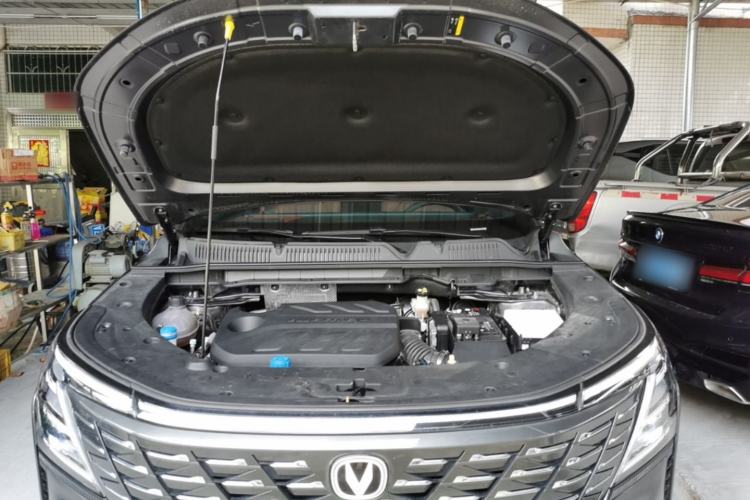 Used CHANGAN CS75 PLUS 2025 4th Generation 1.5T New Blue Whale Smart Flagship Version Engine Bay