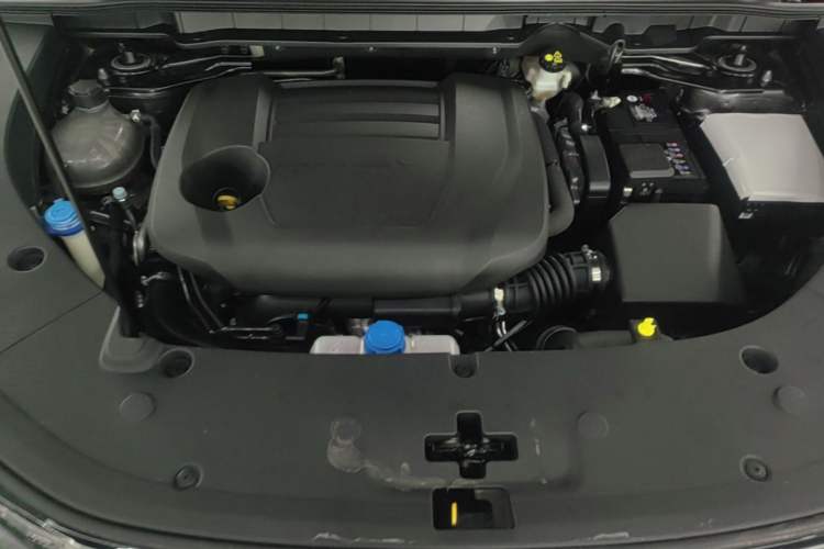 Used CHANGAN CS75 PLUS 2025 4th Generation UItra 2.0T New Blue Whale Smart Intelligent Powertrain Version Engine Bay