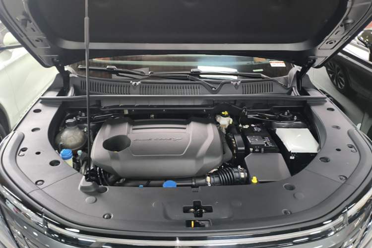 Used CHANGAN CS75 PLUS 2025 4th Generation UItra 2.0T New Blue Whale – Smart & Powerful Version Engine Bay