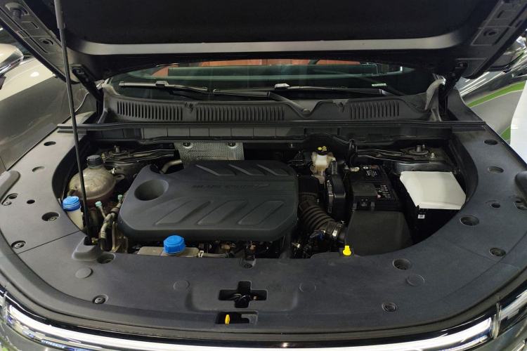 Used CHANGAN CS75 PLUS 2025 4th Generation 1.5T New Blue Whale Smart Luxury Edition Engine Bay