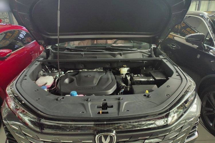Used CHANGAN CS75 PLUS 2025 Model, 3rd Generation Champion Edition 1.5T Jinghang Version Engine Bay