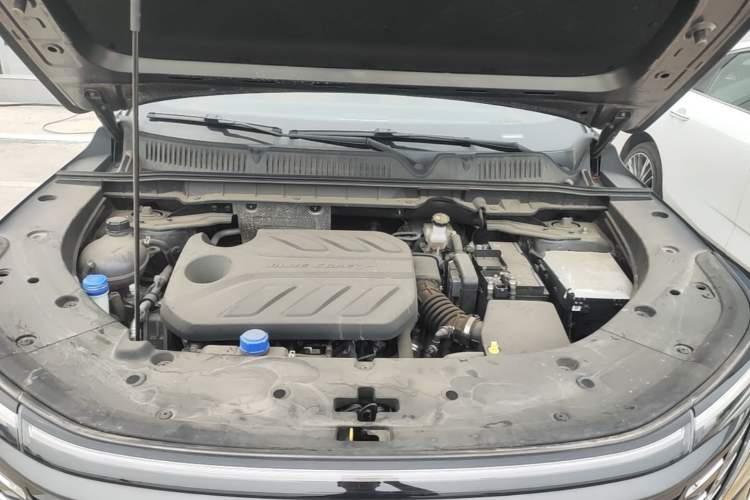Used CHANGAN CS75 PLUS 2025 4th Generation 1.5T New Blue Whale Smart Flagship Version Engine Bay