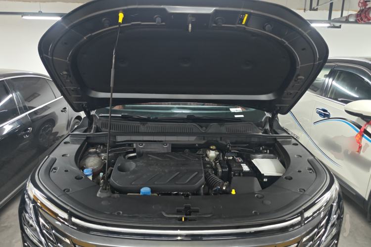 Used CHANGAN CS75 PLUS 2025 4th Generation 1.5T New Blue Whale Smart Flagship Version Engine Bay