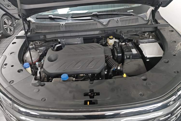 Used CHANGAN CS75 PLUS 2025 4th Generation 1.5T New Blue Whale Smart Luxury Edition Engine Bay
