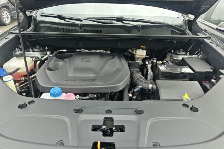 Used CHANGAN CS75 PLUS 2025 Model, 3rd Generation Champion Edition 1.5T Jinghang Version Engine Bay