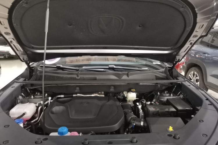Used CHANGAN CS75 PLUS 2025 Model, 3rd Generation Champion Edition 1.5T Jinghang Version Engine Bay