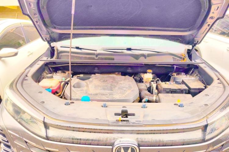 Used CHANGAN CS75 PLUS 2025 Model, 3rd Generation Champion Edition 1.5T Jinghang Version Engine Bay