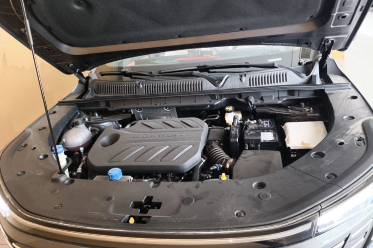 Used CHANGAN CS75 PLUS 2025 4th Generation 1.5T New Blue Whale Smart Luxury Edition Engine Bay
