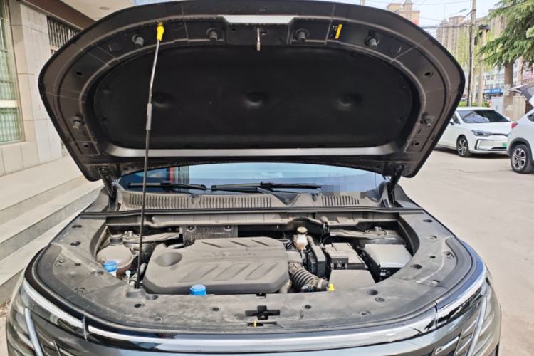 Used CHANGAN CS75 PLUS 2025 4th Generation 1.5T New Blue Whale Smart Flagship Version Engine Bay