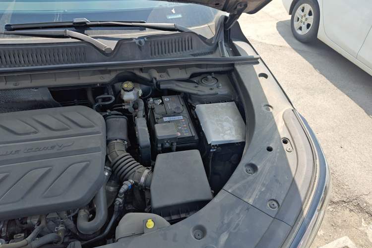 Used CHANGAN CS75 PLUS 2025 4th Generation 1.5T New Blue Whale Smart Luxury Edition Engine Bay Left