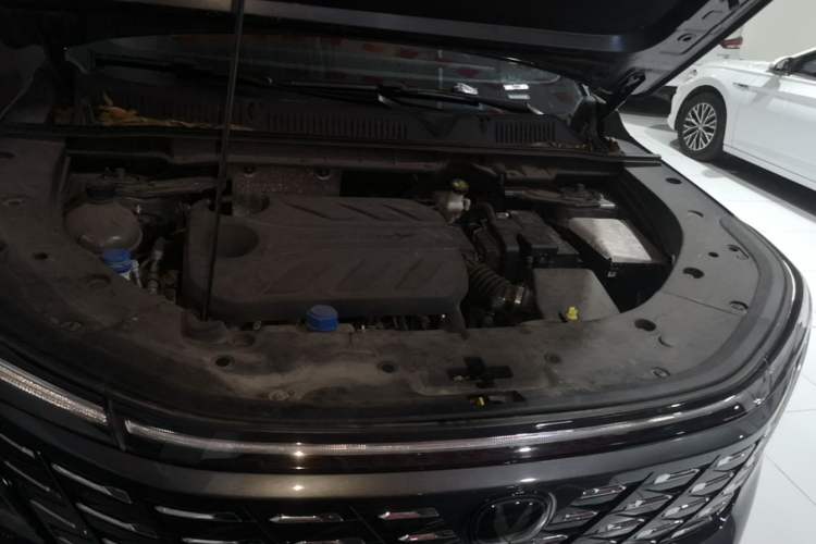 Used CHANGAN CS75 PLUS 2025 4th Generation 1.5T New Blue Whale Smart Luxury Edition Engine Bay