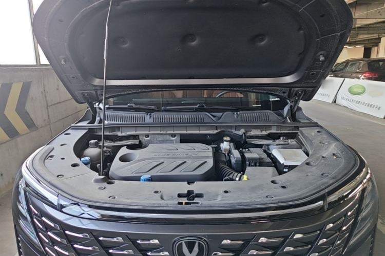 Used CHANGAN CS75 PLUS 2025 4th Generation 1.5T New Blue Whale Smart Flagship Version Engine Bay