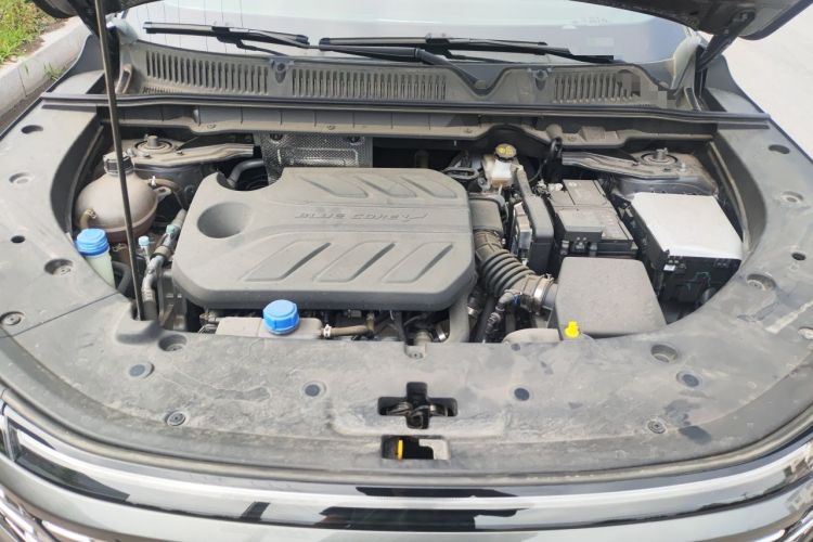 Used CHANGAN CS75 PLUS 2025 4th Generation 1.5T New Blue Whale Smart Flagship Version Engine Bay
