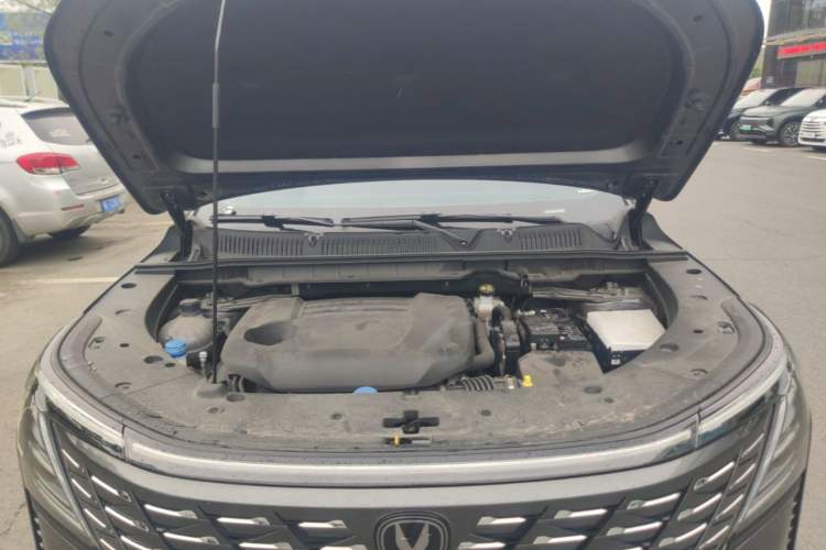 Used CHANGAN CS75 PLUS 2025 4th Generation UItra 2.0T New Blue Whale Smart Intelligent Powertrain Version Engine Bay