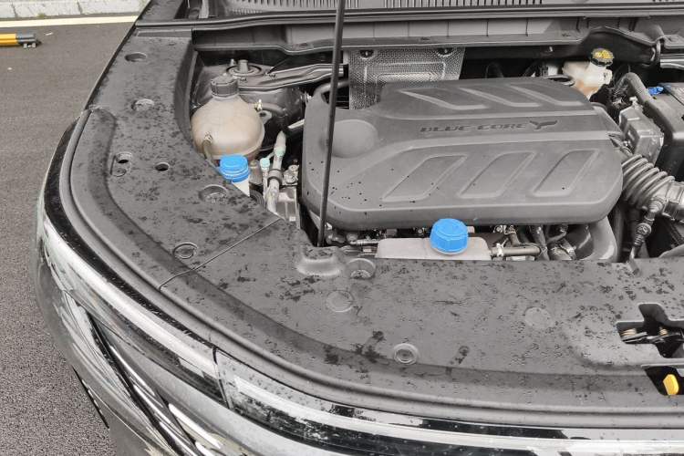 Used CHANGAN CS75 PLUS 2025 4th Generation 1.5T New Blue Whale Smart Luxury Edition Engine Bay Right
