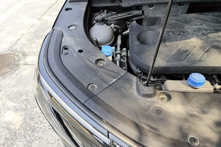 Used CHANGAN CS75 PLUS 2025 4th Generation 1.5T New Blue Whale Smart Luxury Edition Engine Bay Right
