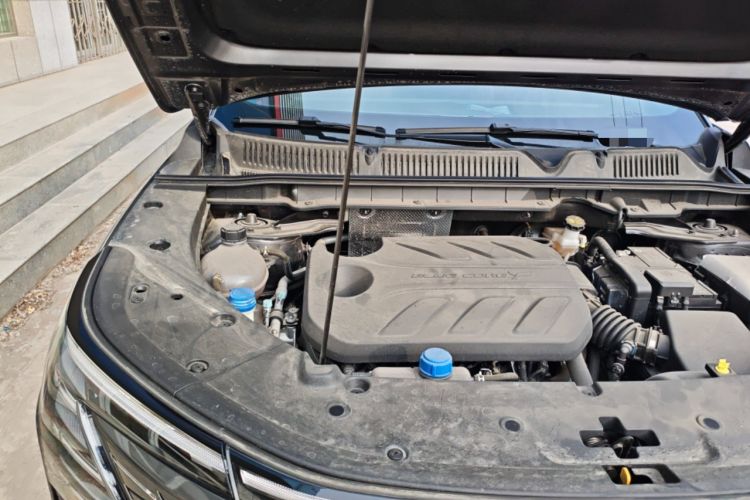Used CHANGAN CS75 PLUS 2025 4th Generation 1.5T New Blue Whale Smart Flagship Version Engine Bay Right