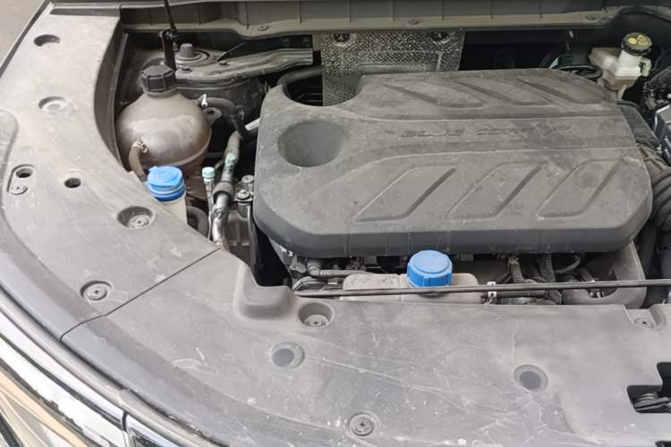 Used CHANGAN CS75 PLUS 2025 4th Generation 1.5T New Blue Whale Smart Flagship Version Engine Bay Right