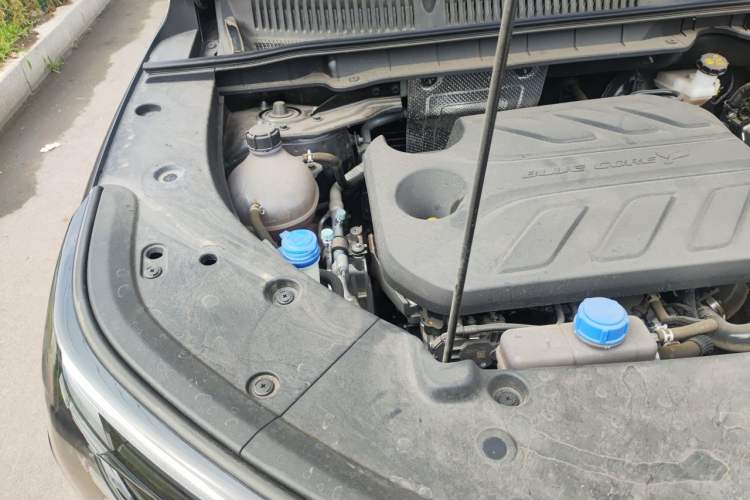 Used CHANGAN CS75 PLUS 2025 4th Generation 1.5T New Blue Whale Smart Flagship Version Engine Bay Right