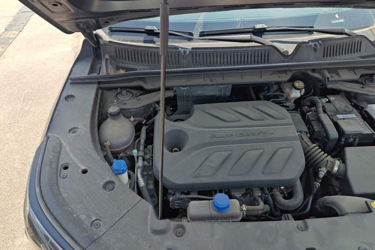 Used CHANGAN CS75 PLUS 2025 4th Generation 1.5T New Blue Whale Smart Luxury Edition Engine Bay Right