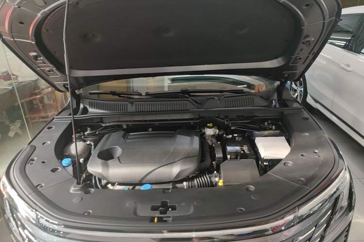 Used CHANGAN CS75 PLUS 2025 4th Generation UItra 2.0T New Blue Whale – Smart & Powerful Version Engine Bay