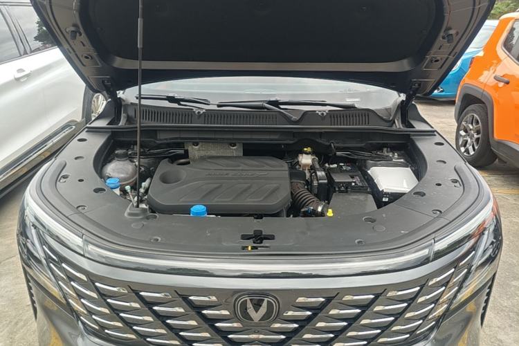Used CHANGAN CS75 PLUS 2025 4th Generation 1.5T New Blue Whale Smart Flagship Version Engine Bay