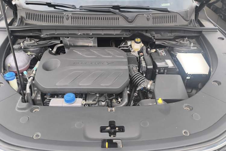 Used CHANGAN CS75 PLUS 2025 4th Generation 1.5T New Blue Whale Smart Flagship Version Engine Bay