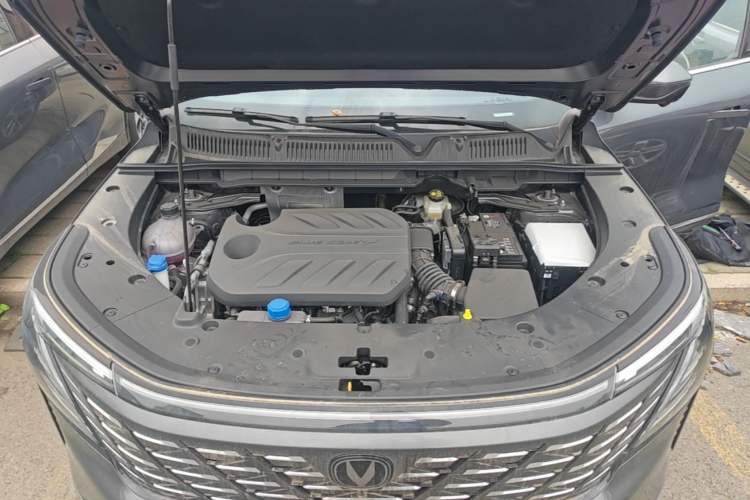 Used CHANGAN CS75 PLUS 2025 4th Generation 1.5T New Blue Whale Smart Luxury Edition Engine Bay