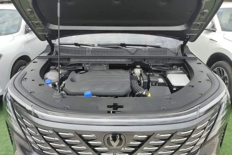 Used CHANGAN CS75 PLUS 2025 Model, 4th Generation 1.5T New Blue Whale Smart Excellence Version Engine Bay