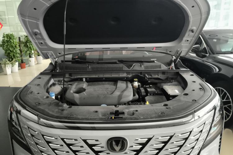 Used CHANGAN CS75 PLUS 2025 4th Generation UItra 2.0T New Blue Whale – Smart & Powerful Version Engine Bay