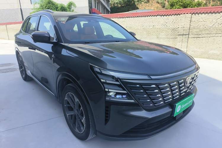 Used CHANGAN CS75 PLUS 2025 4th Generation 1.5T New Blue Whale Smart Flagship Version Exterior 1