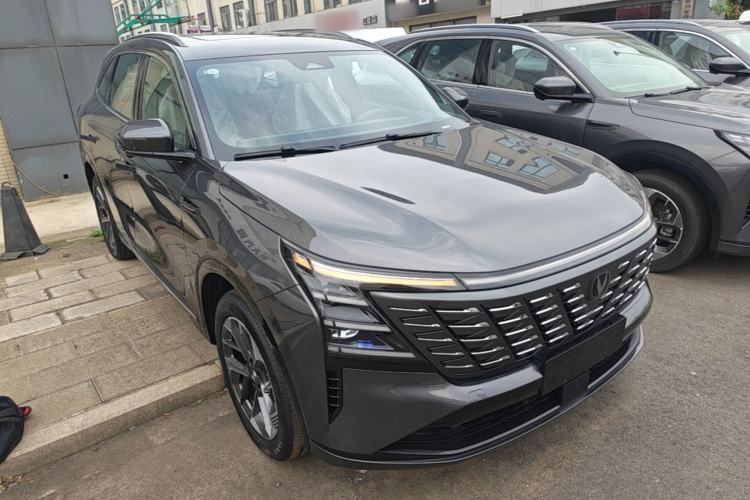 Used CHANGAN CS75 PLUS 2025 4th Generation 1.5T New Blue Whale Smart Luxury Edition Exterior 1