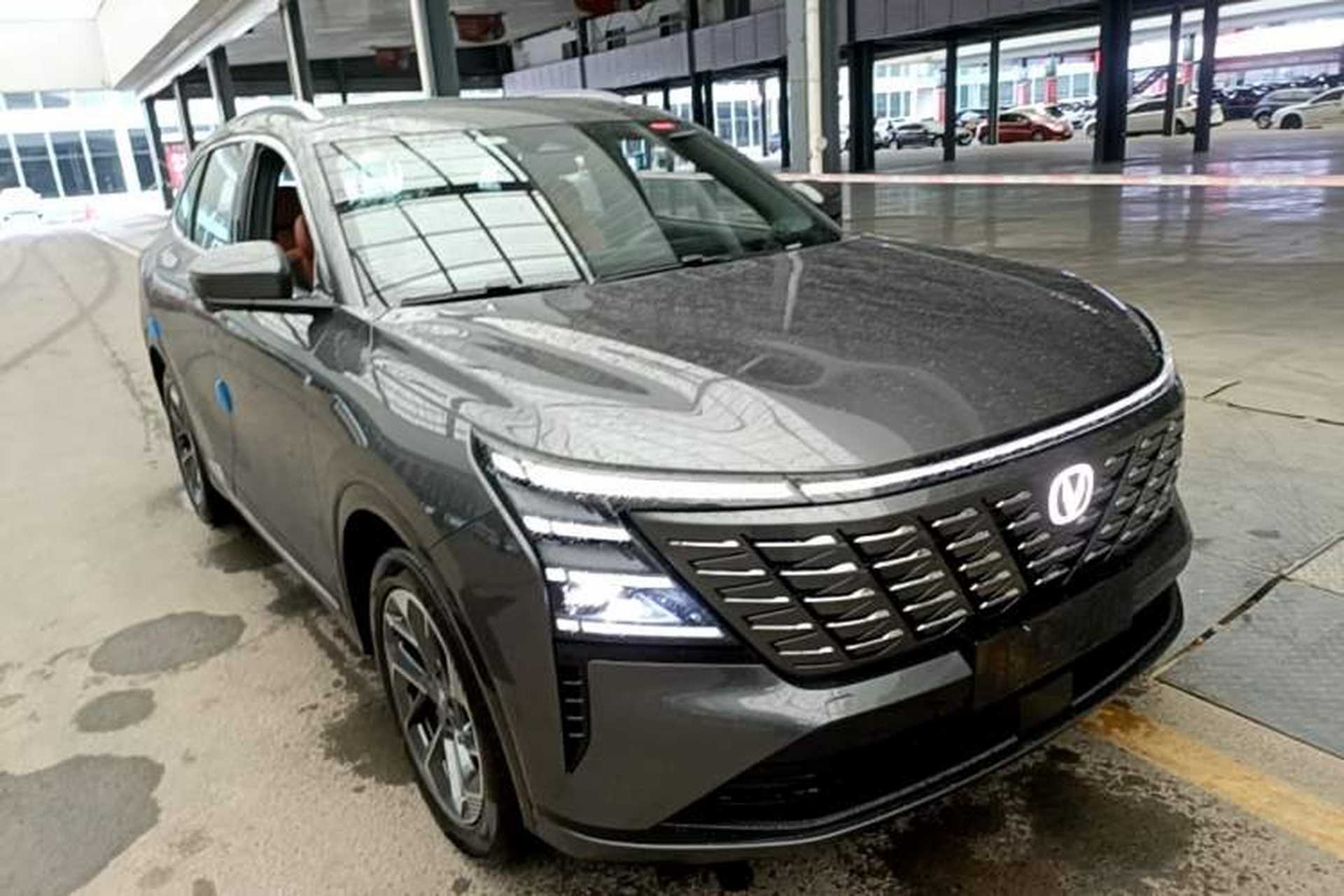 Used CHANGAN CS75 PLUS 2025 4th Generation 1.5T New Blue Whale Smart Luxury Edition Exterior 1