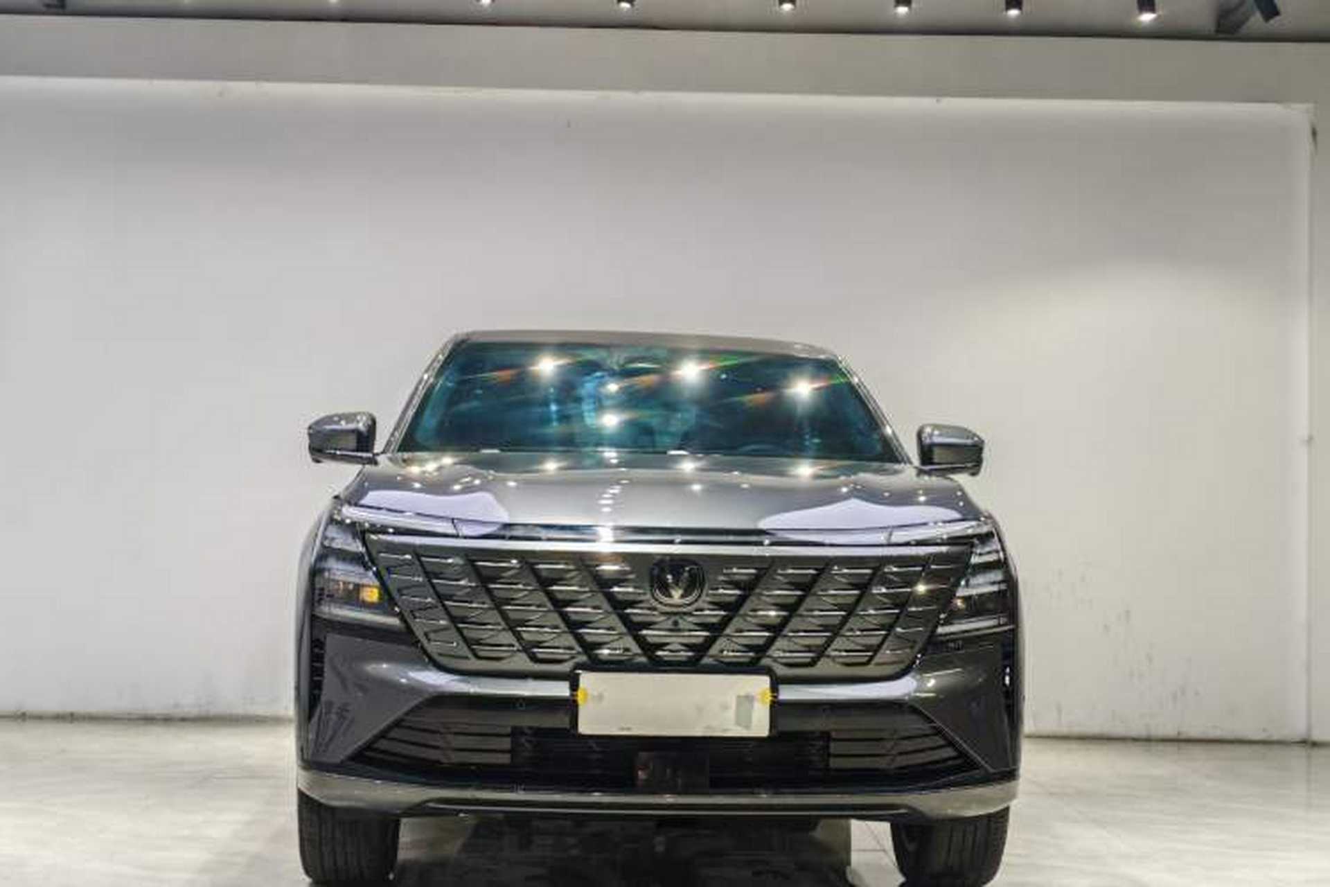 Used CHANGAN CS75 PLUS 2025 4th Generation 1.5T New Blue Whale Smart Flagship Version Exterior 2