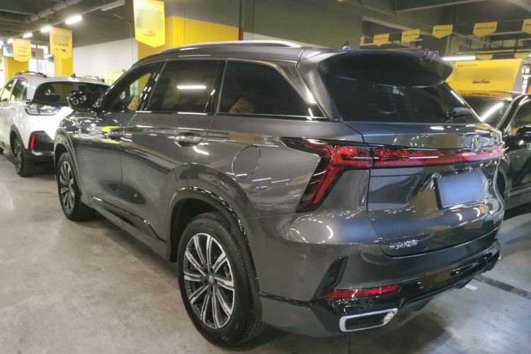 Used CHANGAN CS75 PLUS 2025 Model, 3rd Generation Champion Edition 1.5T Jinghang Version Exterior 2