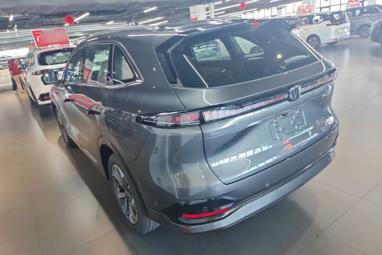 Used CHANGAN CS75 PLUS 2025 4th Generation 1.5T New Blue Whale Smart Flagship Version Exterior 2