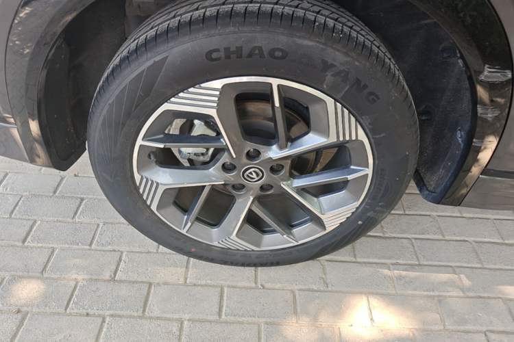 Used CHANGAN CS75 PLUS 2025 4th Generation 1.5T New Blue Whale Smart Luxury Edition Exterior 3