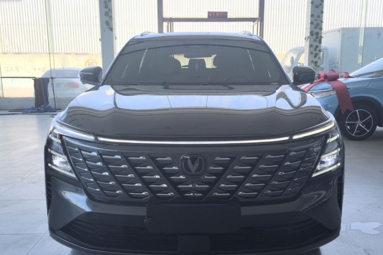 Used CHANGAN CS75 PLUS 2025 4th Generation 1.5T New Blue Whale Smart Flagship Version Exterior 3
