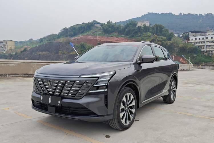 Used CHANGAN CS75 PLUS 2025 4th Generation UItra 2.0T New Blue Whale Smart Intelligent Powertrain Version Exterior 4