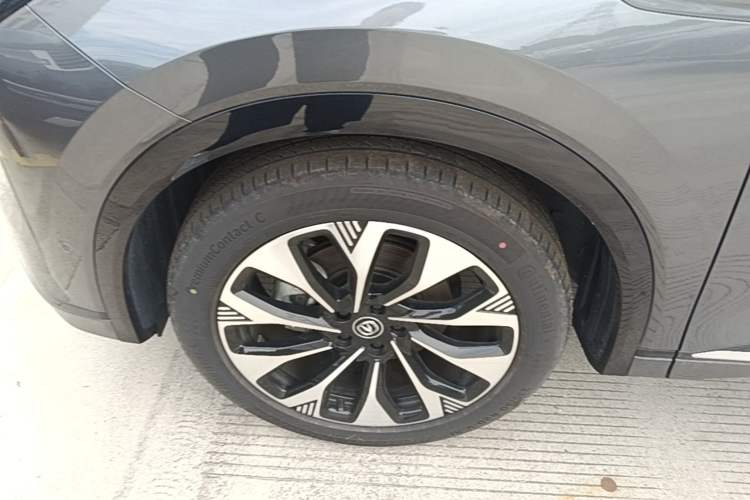 Used CHANGAN CS75 PLUS 2025 4th Generation UItra 2.0T New Blue Whale Smart Intelligent Powertrain Version Exterior 4