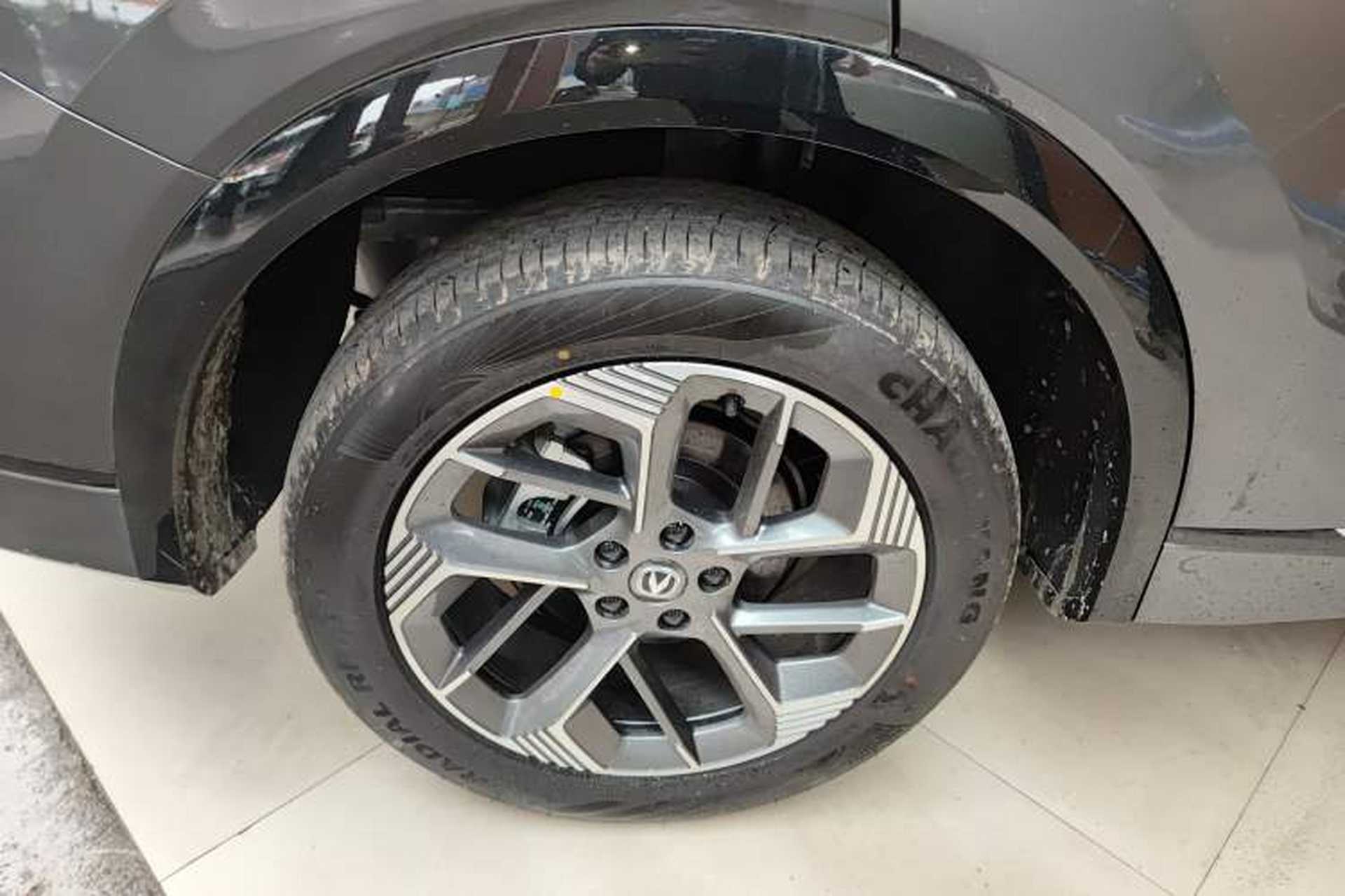 Used CHANGAN CS75 PLUS 2025 4th Generation 1.5T New Blue Whale Smart Luxury Edition Exterior 5