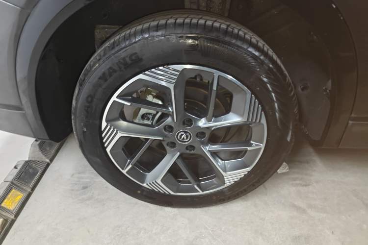 Used CHANGAN CS75 PLUS 2025 4th Generation 1.5T New Blue Whale Smart Flagship Version Exterior 5