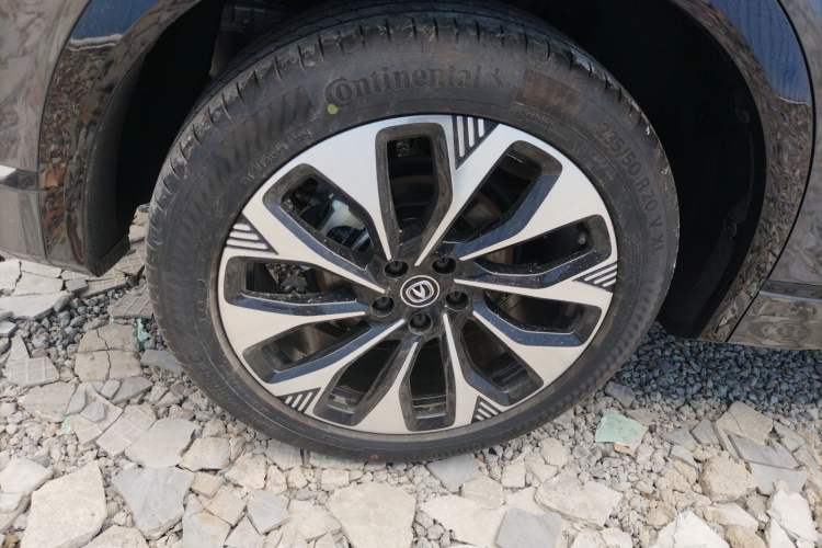 Used CHANGAN CS75 PLUS 2025 4th Generation UItra 2.0T New Blue Whale – Smart & Powerful Version Exterior 5