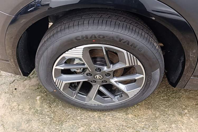 Used CHANGAN CS75 PLUS 2025 4th Generation 1.5T New Blue Whale Smart Luxury Edition Exterior 5